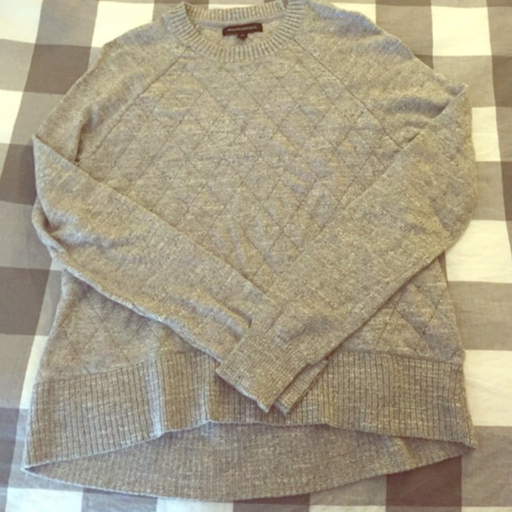 Banana republic sweater. In great condition.